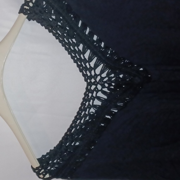 A&I Black crochet trim tunic, XL - Picture 5 of 8